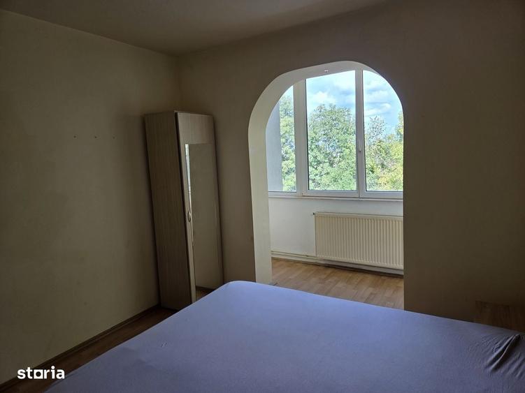 Apartament cu 2 camere, mobilat în Central