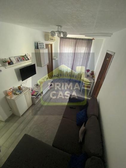 Apartament cu 3 camere nedecomandat în Săsar