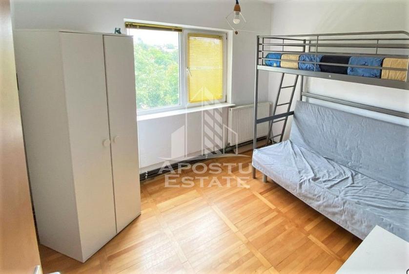 Apartament cu 3 camere semidecomandat, mobilat în Șagului