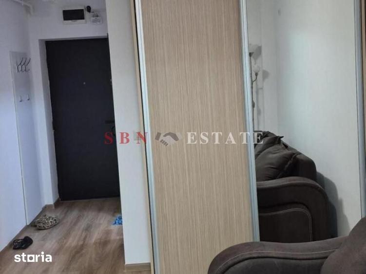 Garsonieră decomandată în Titan