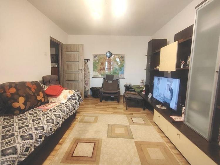 Apartament cu 2 camere decomandat, mobilat în Cantacuzino