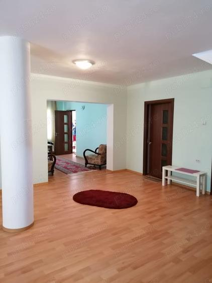 Casă cu 4 camere cu Teren 1758 Mp în Ștefănești
