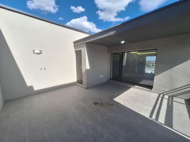 Penthouse cu 2 camere decomandat în Aradului