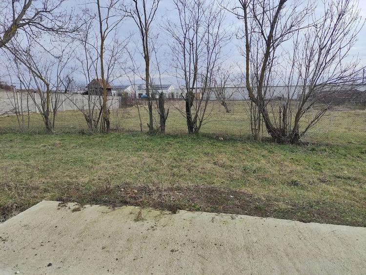 Teren de 1460 mp, în Măureni