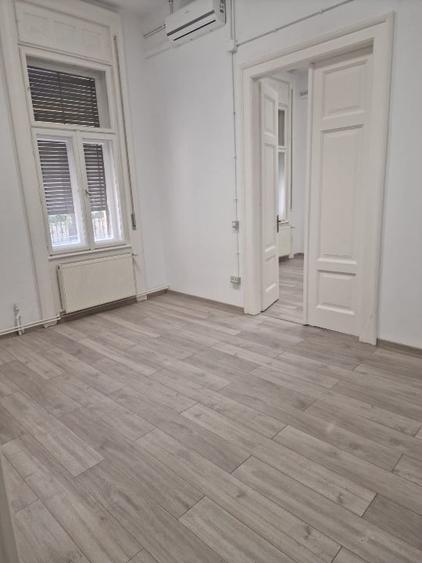 Birou, de 88 mp, în Central