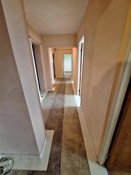 Apartament cu 3 camere decomandat în Dunărea