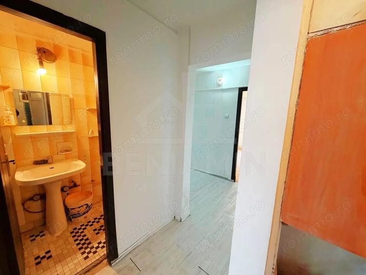 Apartament cu 4 camere decomandat în Valea Rosie