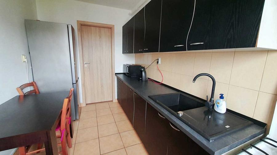 Apartament cu 2 camere decomandat în Poieni