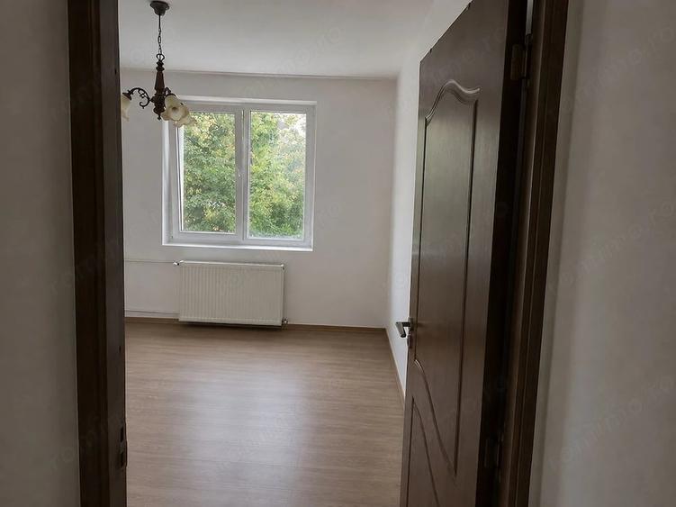 Apartament cu 3 camere semidecomandat în Liviu Rebreanu