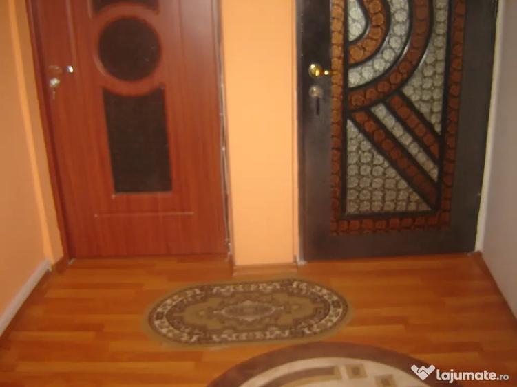 Apartament cu 3 camere decomandat în Militari