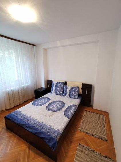 Apartament cu 3 camere decomandat în Tineretului