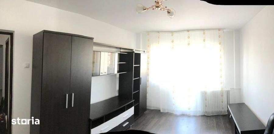 Apartament cu 4 camere decomandat în Berceni
