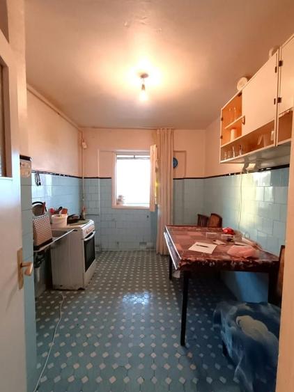 Apartament cu 3 camere decomandat în Lujerului