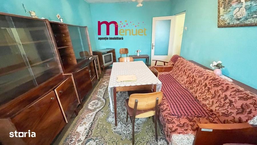 Apartament cu 4 camere decomandat în E3