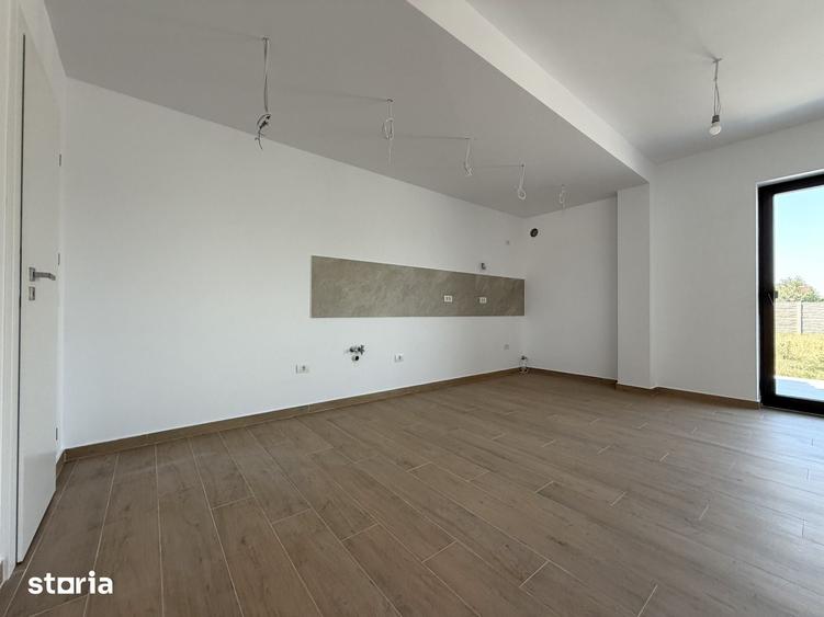 Casă cu 4 camere cu Teren 350 Mp în Sânandrei