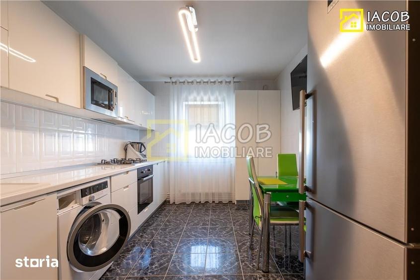 Apartament cu 3 camere decomandat în Bistrița Lac