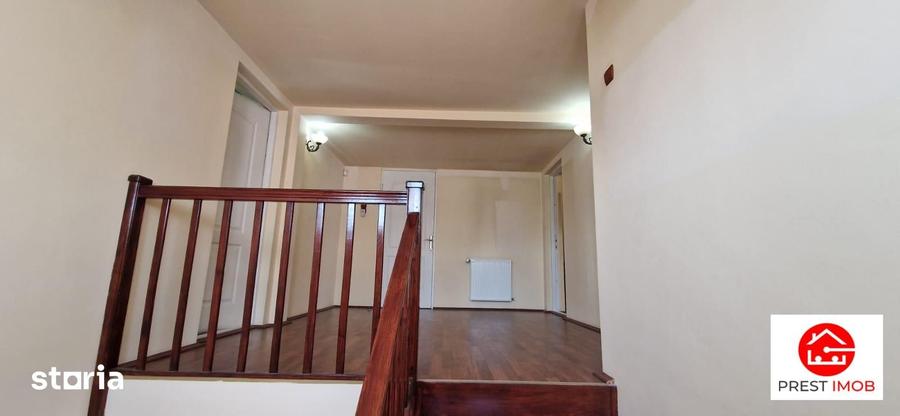 Casă cu 6 camere cu Teren 435 Mp în Central