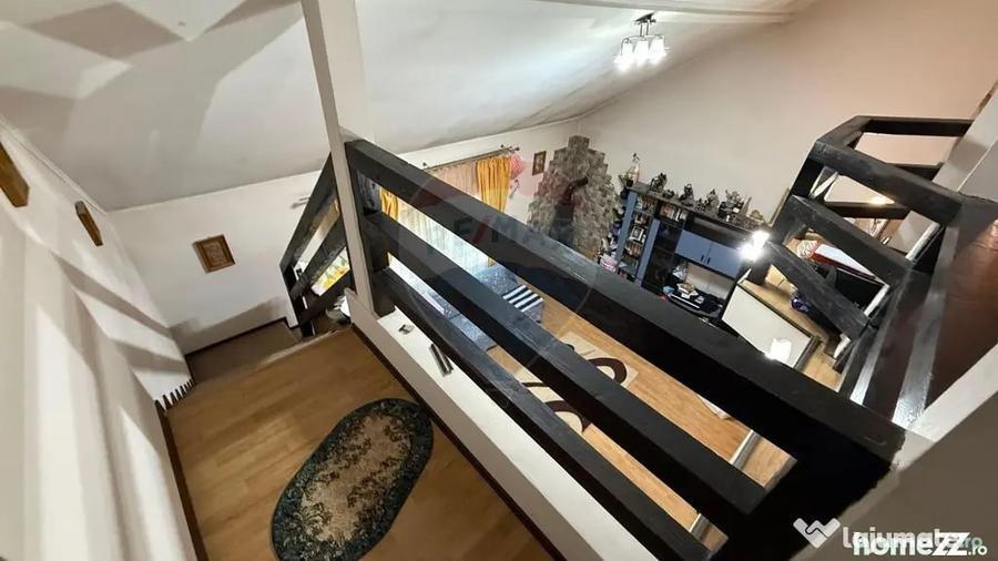 Casă cu 5 camere cu Teren 500 Mp în Est