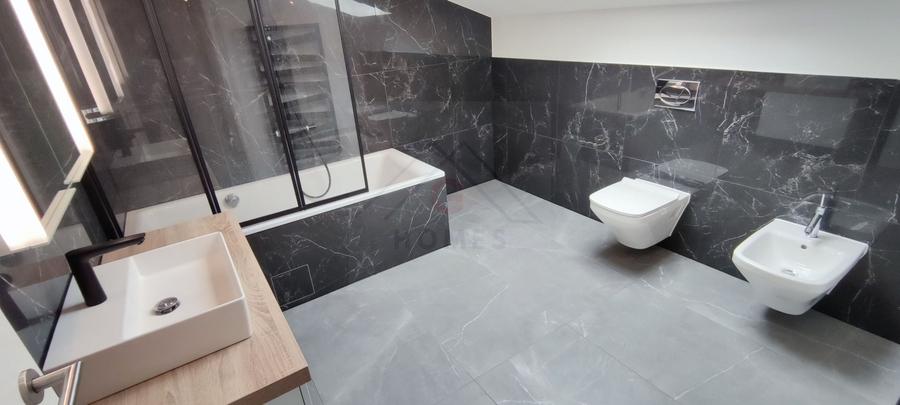 Duplex cu 5 camere cu Canalizare în Moșnița Nouă