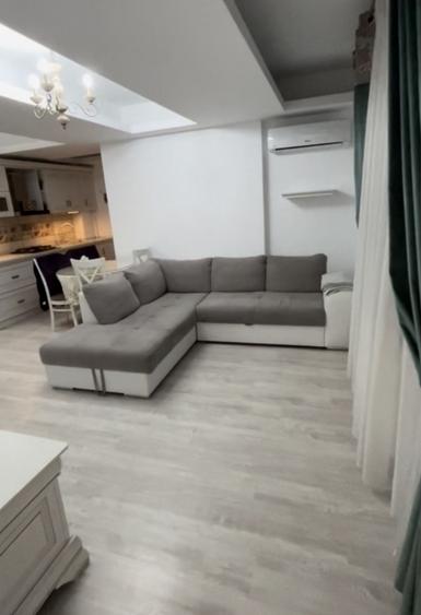 Apartament cu 2 camere decomandat în Palat