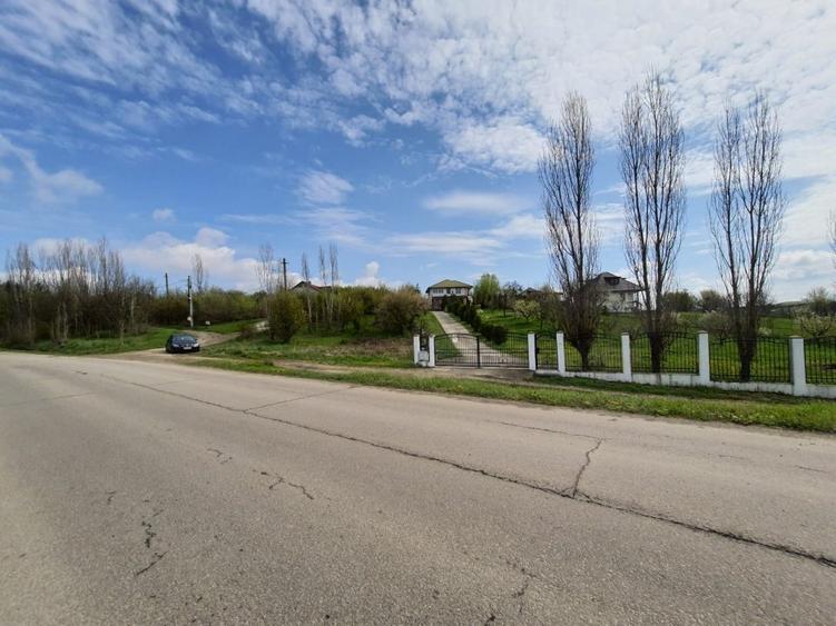 Teren Construcții intravilan de 1501 mp, în Periș