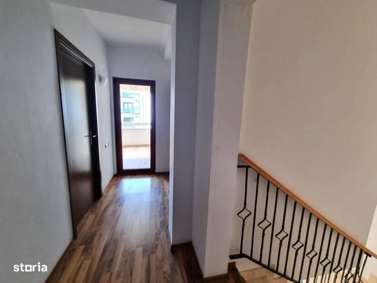 Casă cu 4 camere semidecomandat în Nord