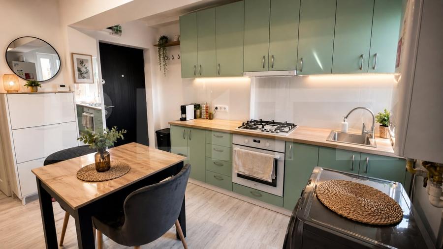 Apartament cu 3 camere decomandat, mobilat în 22 Decembrie