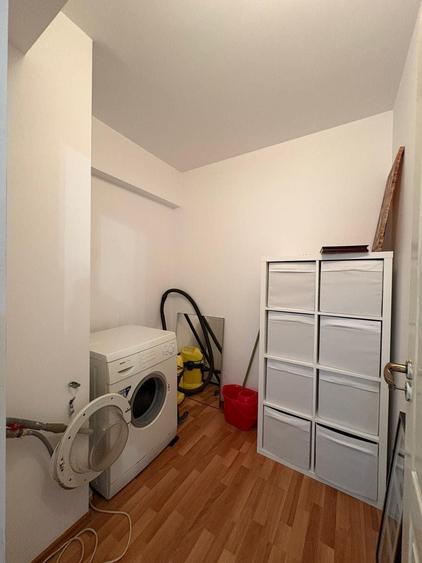 Apartament cu 3 camere semidecomandat în Cățelu