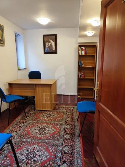 Garsonieră decomandată în Central