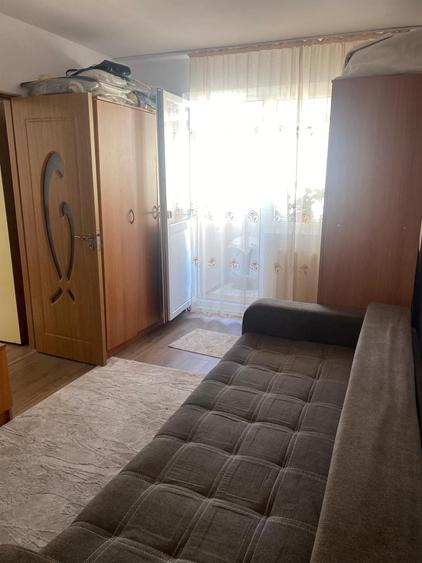 Inchiriez apartament doua camere - 2