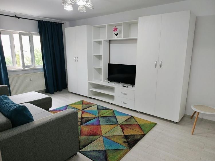 Apartament cu 2 camere decomandat în Rovine