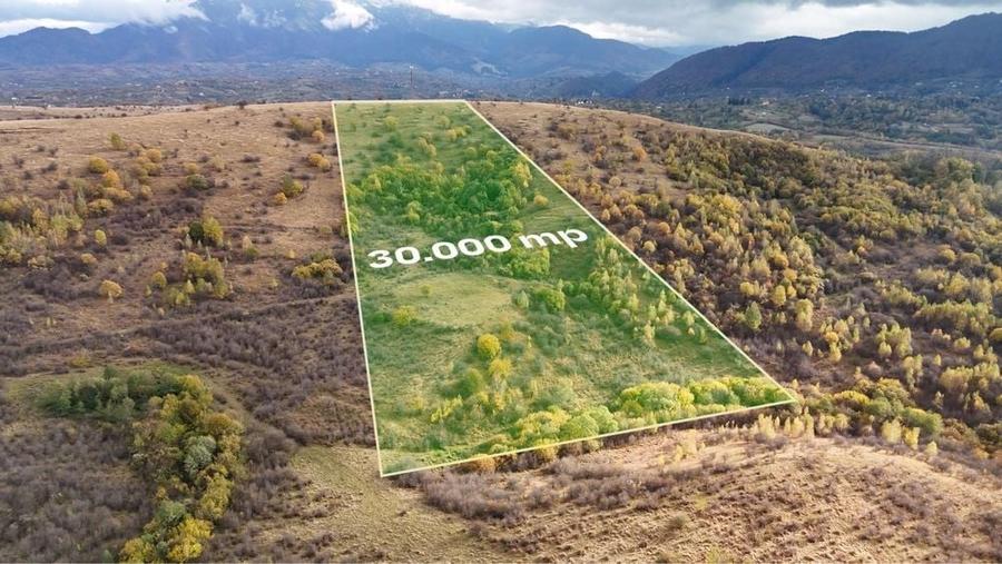 Teren de 30000 mp, în Exterior Vest
