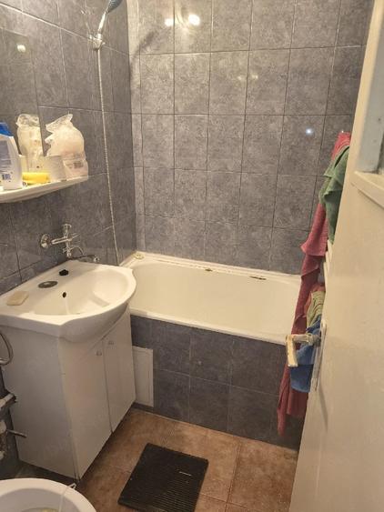 Apartament cu 2 camere semidecomandat în Dârste