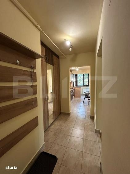 Apartament cu 3 camere semidecomandat în Ciupercenii Noi