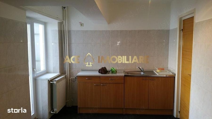 Apartament cu 4 camere în Unirii