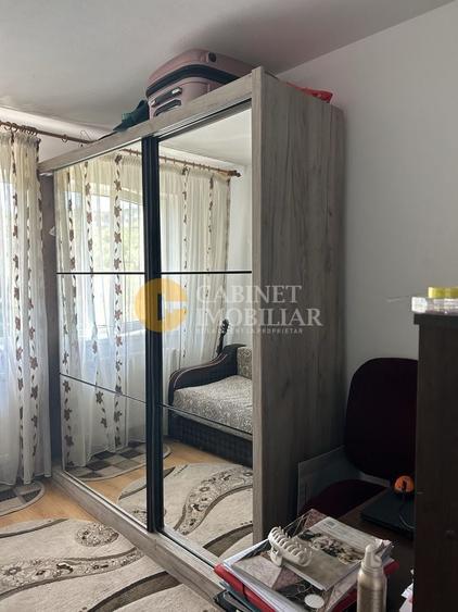Apartament cu 3 camere semidecomandat, mobilat în Păcurari