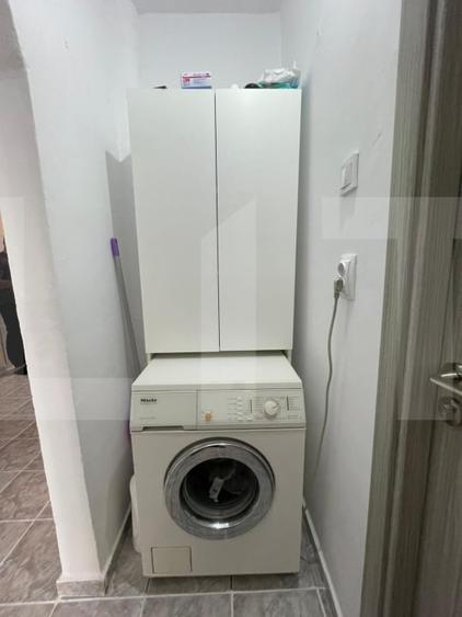 Apartament cu 3 camere semidecomandat, mobilat în Lipovei