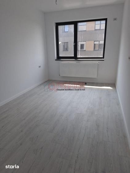 Apartament cu 4 camere în Metalurgiei