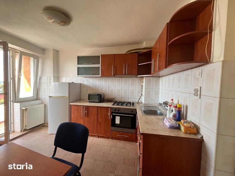Apartament cu 3 camere semidecomandat în Central