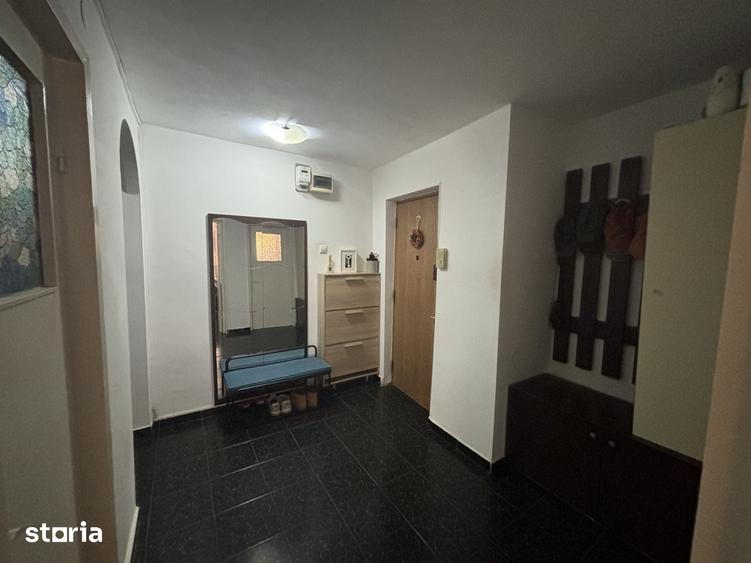 Apartament cu 4 camere în Militari