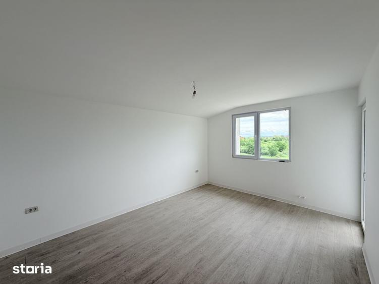 Casă cu 4 camere cu Teren 298 Mp în Vladimirescu