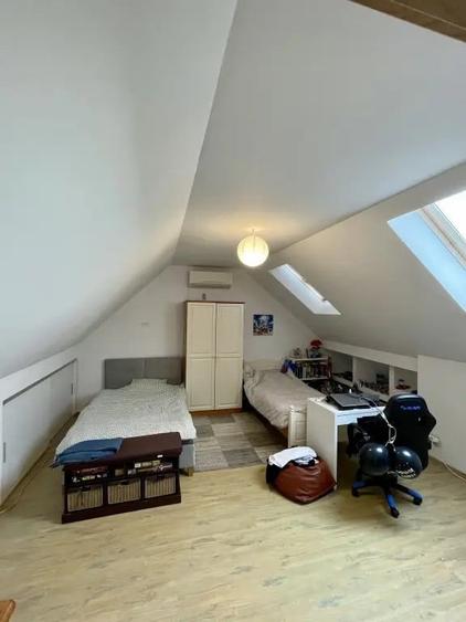 Apartament cu 3 camere decomandat în Câmpului