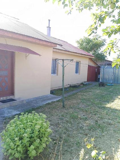 Casă cu Teren 556 Mp în Cândești