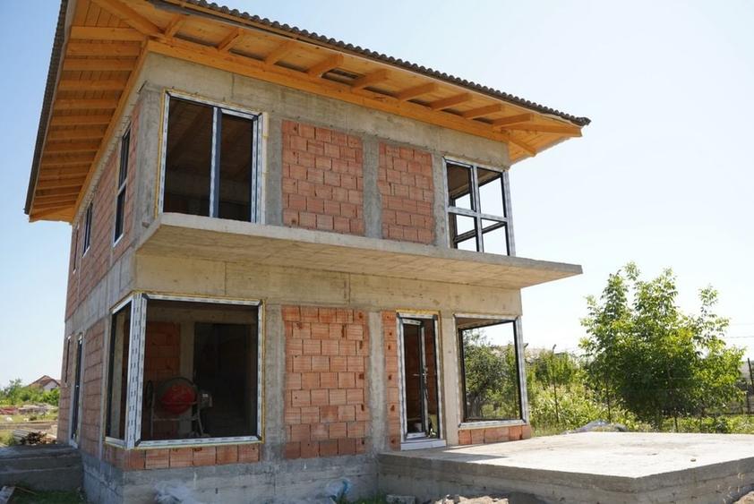 Casă cu 4 camere în Remetea