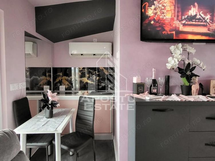 Apartament cu 3 camere semidecomandat în Zăvoi