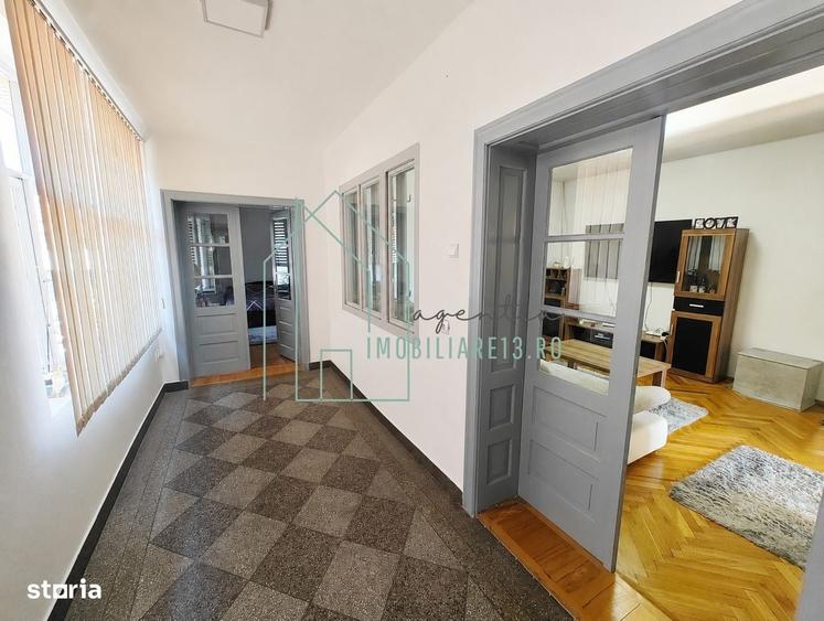 Casă cu 4 camere cu Teren 1201 Mp în Central