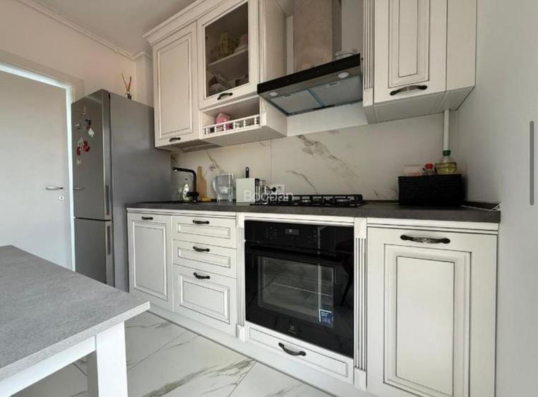 Apartament cu 2 camere, mobilat în Parcul Carol