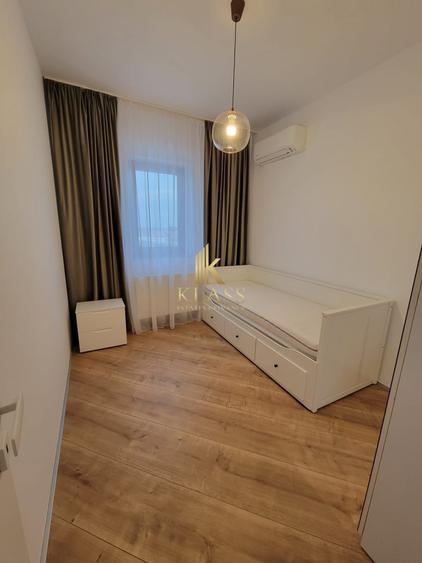 Apartament cu 3 camere semidecomandat, mobilat în Pipera