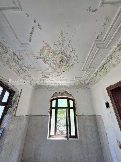 Casă individuală cu 10 camere cu Canalizare în Central