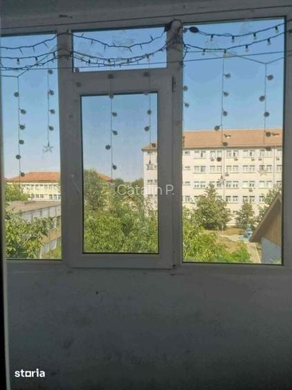 Apartament 2 camere semidecomandat